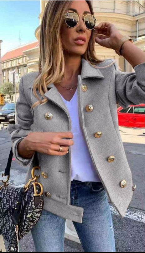 Mantel 2023 im französischen Stil