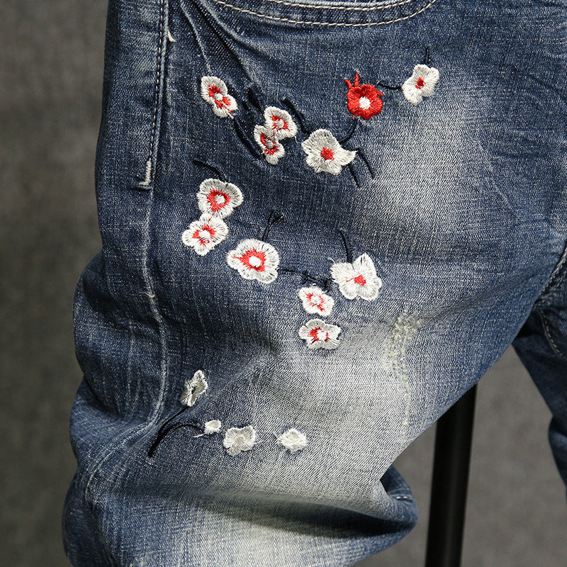 Stickerei der Frühlings- und Sommerneuen nationalen Flutwindhose-Jeans-Männer dünner gerader wilder Fünf-Punkte-Denim-kurze Hosenmann